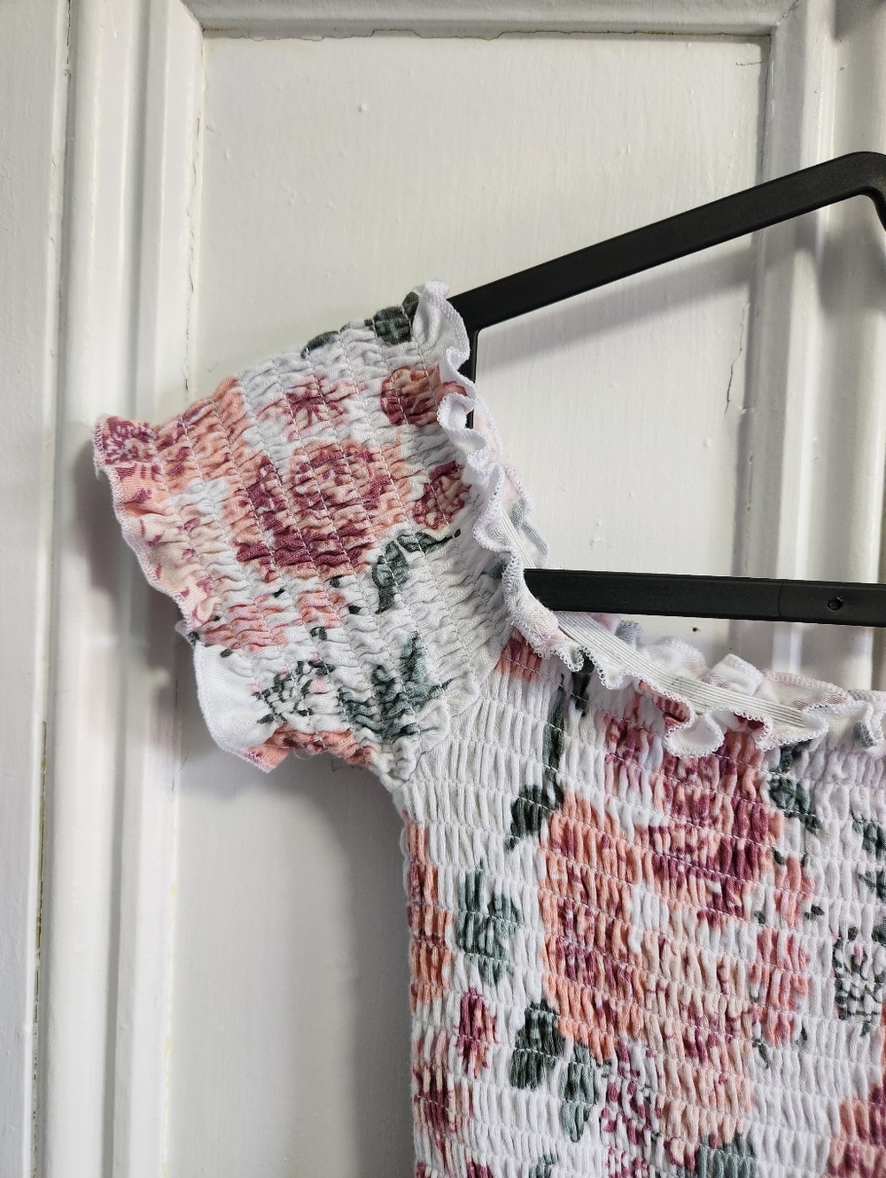 Garage Smocked Floral Romper Size XS - Picture 4 of 9
